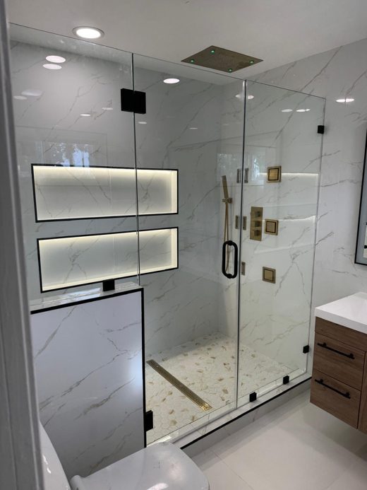 Glass shower with lit niches